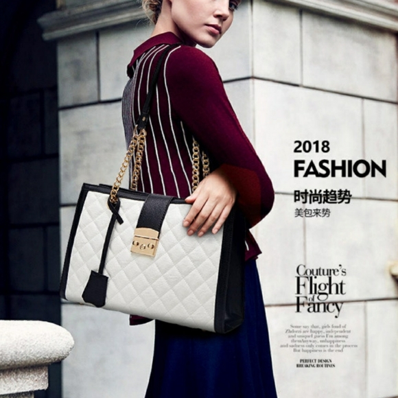 BLACK AND WHITE HANDBAG WITH GOLD CHAIN STRAPS (KELOLADS) BRAND SIZE 35'… - Picture 3 of 11